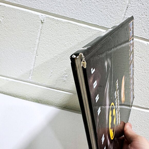 BATMAN 1989 Official Movie Book Tim Burton Michael Keaton Hardcover DC Comics - Picture 3 of 5